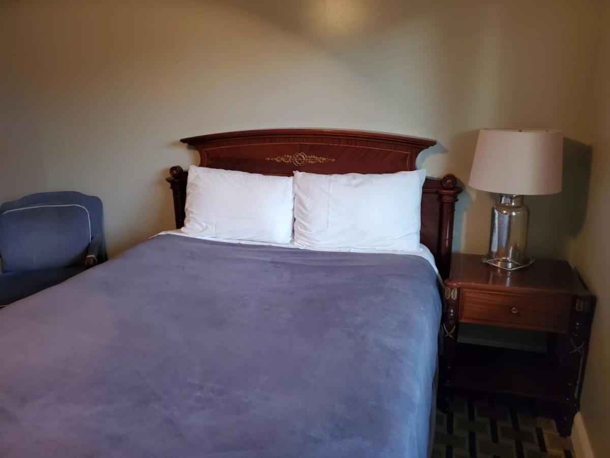بلاتسبورغ Golden Gate Lodging المظهر الخارجي الصورة
