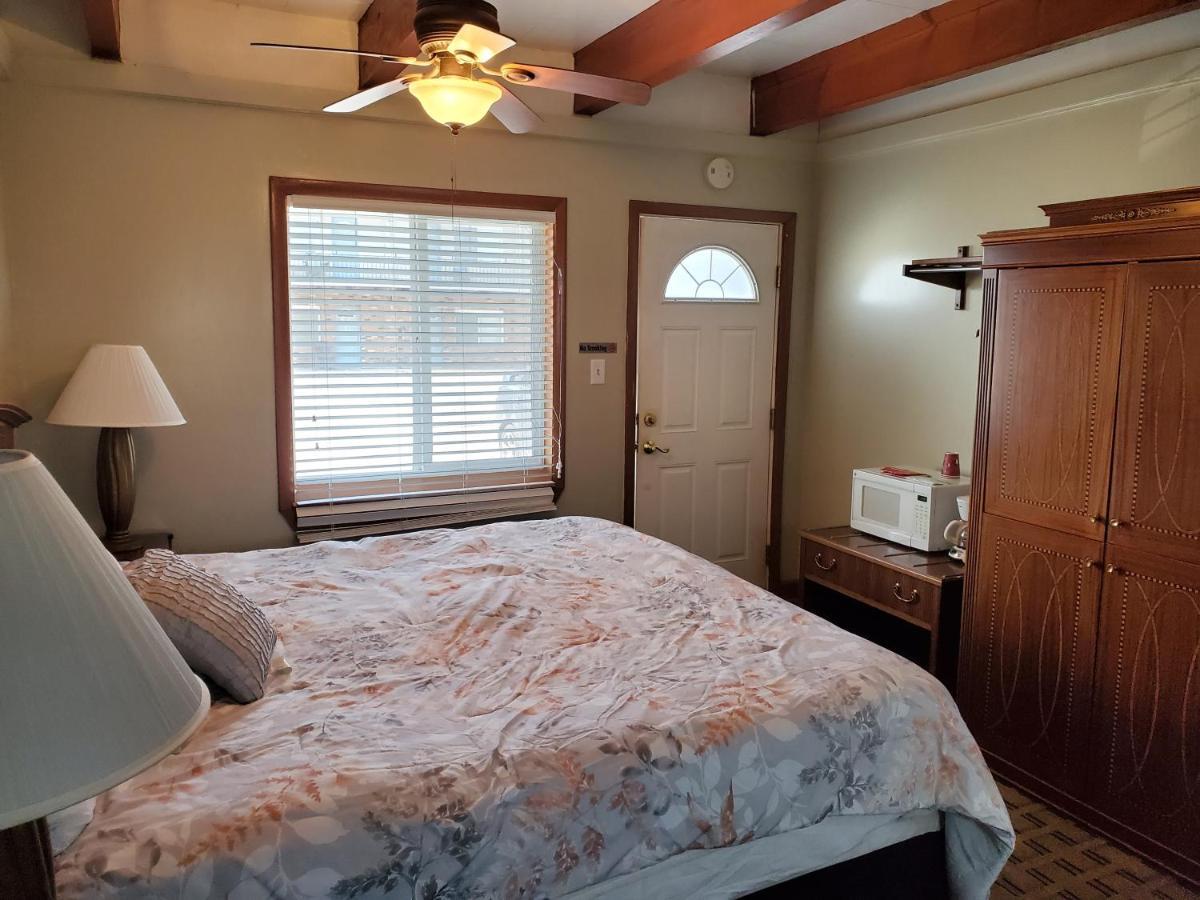 بلاتسبورغ Golden Gate Lodging المظهر الخارجي الصورة