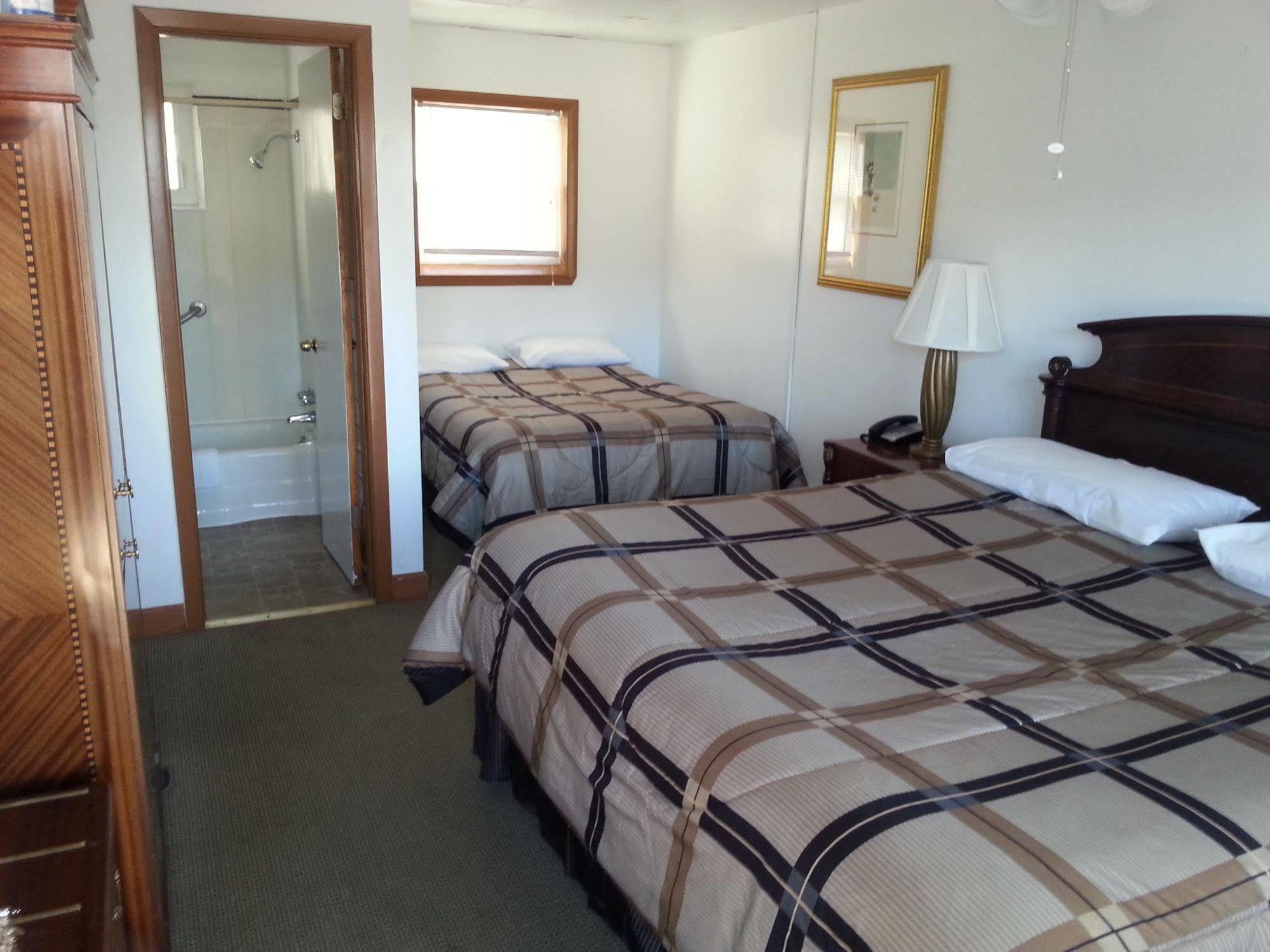 بلاتسبورغ Golden Gate Lodging المظهر الخارجي الصورة