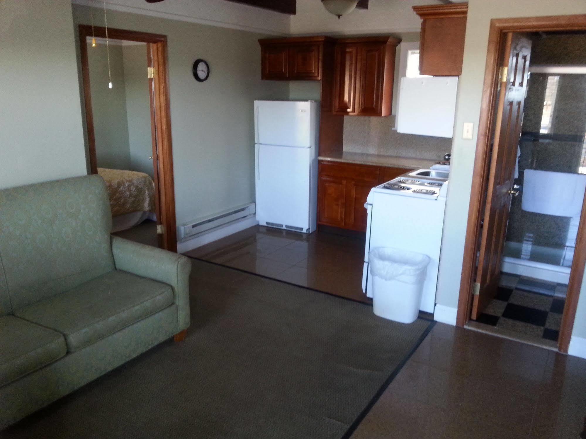 بلاتسبورغ Golden Gate Lodging المظهر الخارجي الصورة
