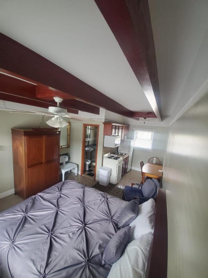 بلاتسبورغ Golden Gate Lodging المظهر الخارجي الصورة