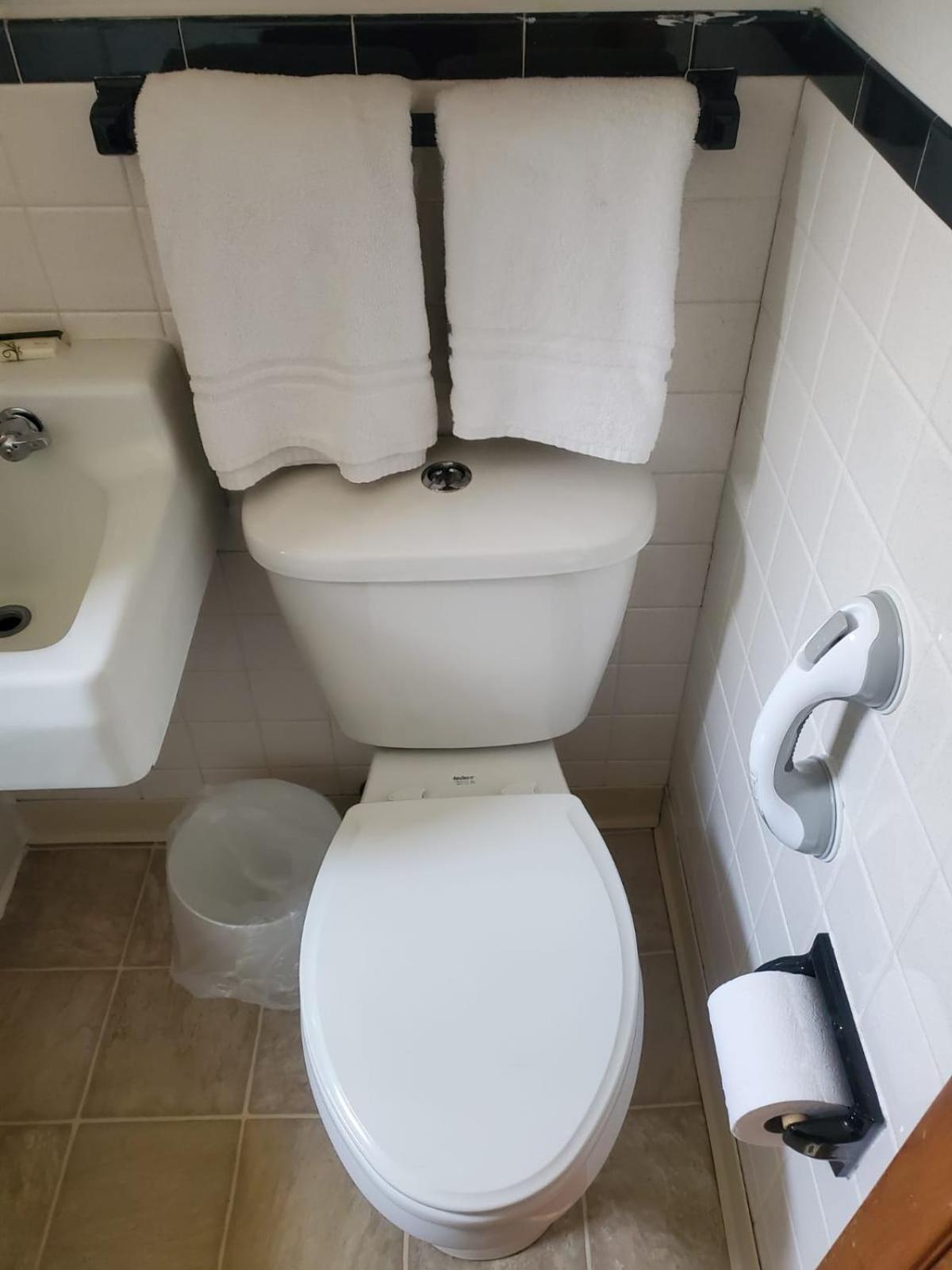 بلاتسبورغ Golden Gate Lodging المظهر الخارجي الصورة
